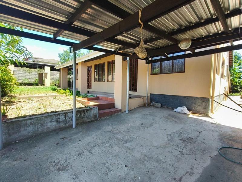 6 Bedroom Property for Sale in Mthata Eastern Cape